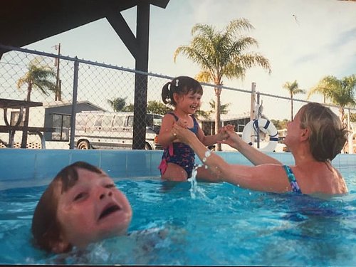 Drowning kid in the pool